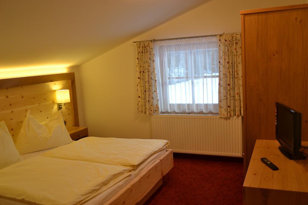 Haus Kathrin Hotel เวอร์เฟนแวง ภายนอก รูปภาพ